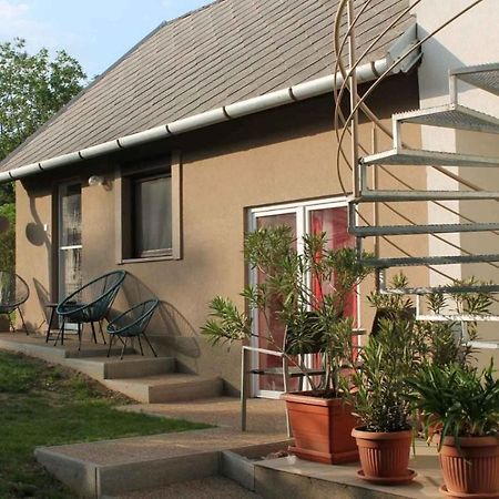 Apartments In Balatongyoeroek 34590 外观 照片