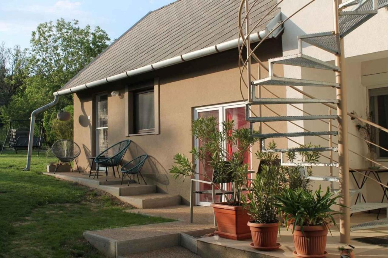 Apartments In Balatongyoeroek 34590 外观 照片