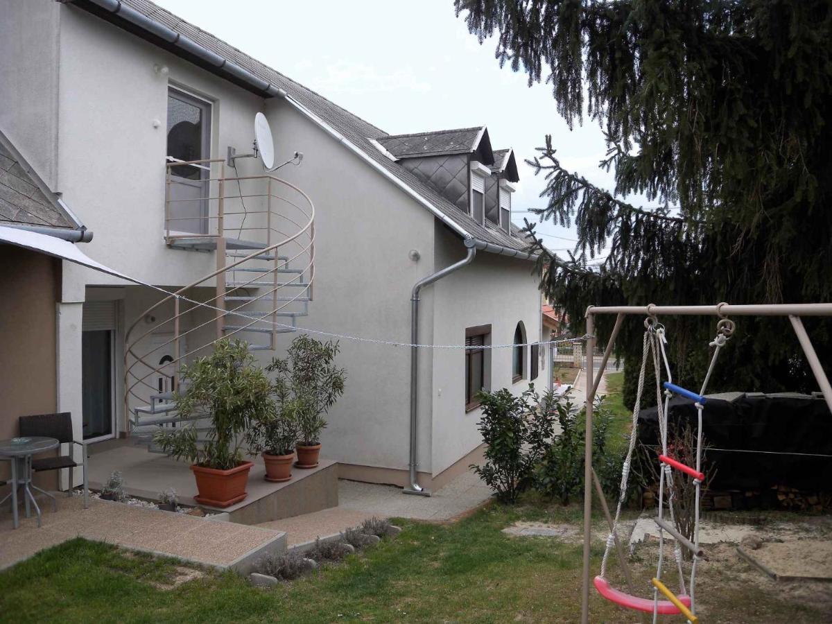Apartments In Balatongyoeroek 34590 外观 照片