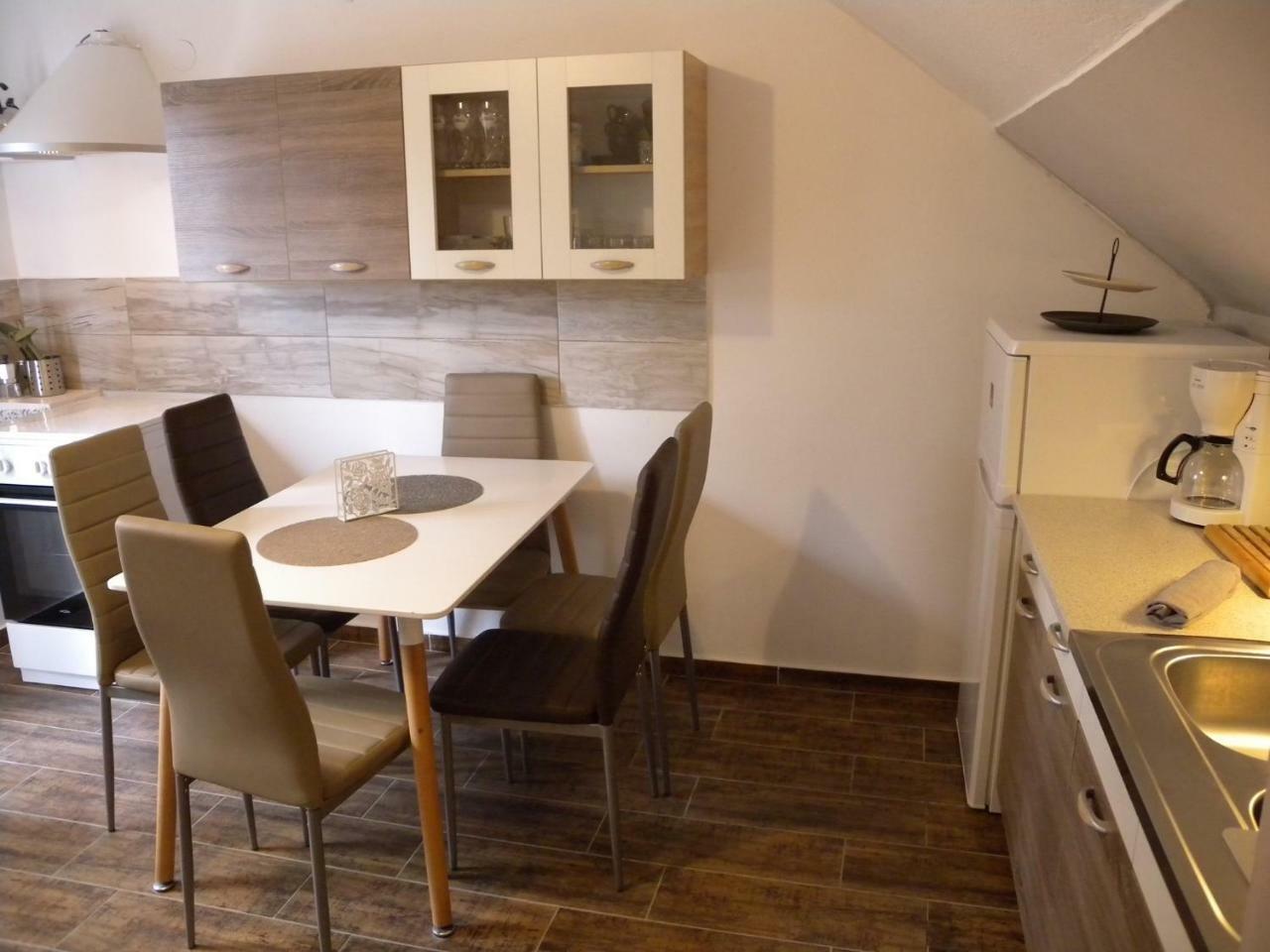 Apartments In Balatongyoeroek 34590 客房 照片